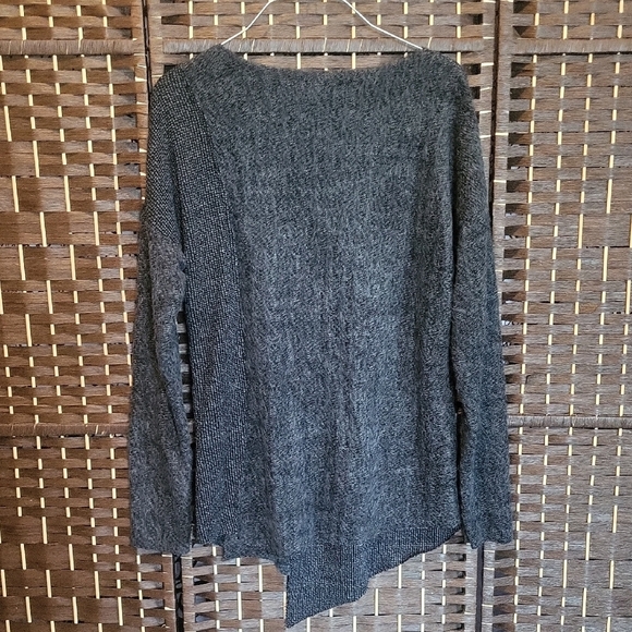 Gray Women's Crew Neck Sweater - Picture 4 of 6